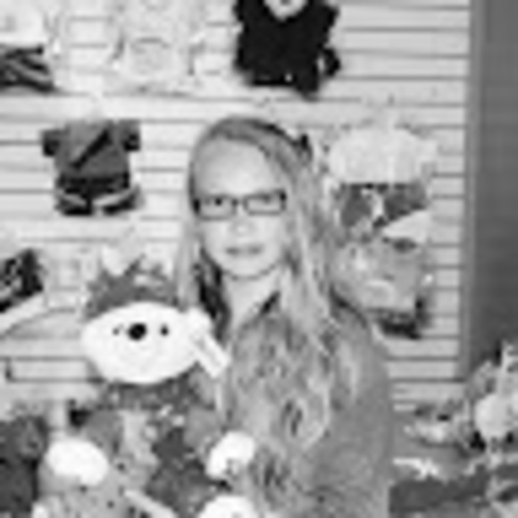 Meet your Posher, Carolyn - Picture 1 of 1